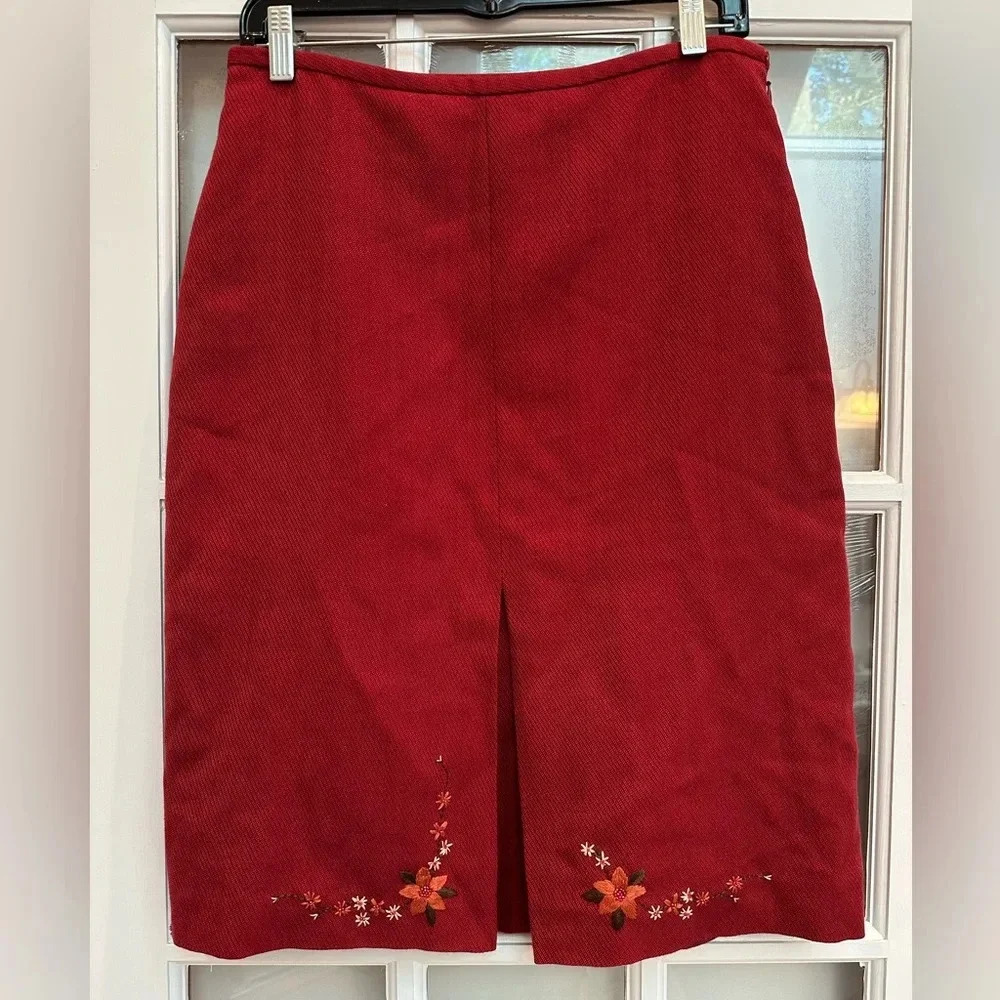 Ann Taylor LOFT 100% Wool Burgundy Floral Embroidered Beaded Pencil Skirt Size 8